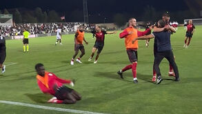 A magia do futebol: jogadores do modesto Lincoln Red Imps eufóricos com passagem ao playoff da Liga Europa