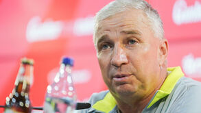 Dan Petrescu: «Não sei por que é que o árbitro ajudou um pouco o Sp. Braga...»