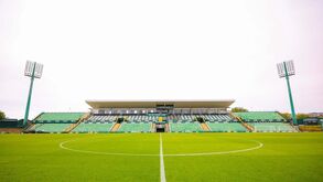 Cobertura renovada, novo relvado e muito mais: Rio Ave mostra obras no estádio e anuncia regresso a casa