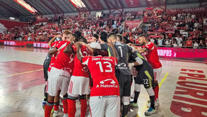 Equipa de futsal do Benfica bate Elétrico no jogo de apresentação com Pany Varela em destaque