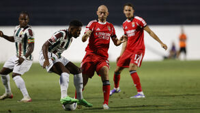 Aursnes em destaque no Estrela-Benfica