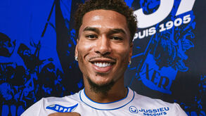 Oficial: Danny Namaso é reforço do Auxerre