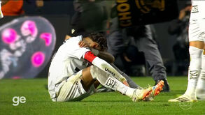 Neymar em lágrimas após sofrer a maior derrota da carreira