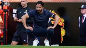 Gary Neville avisa Ruben Amorim: «Há um problema gritante no Manchester United»