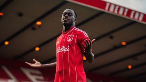 Nottingham de Nuno Espírito Santo contrata Arnaud Kalimuendo ao Rennes
