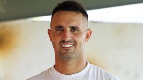 Hugo Vieira com o Guia Record 2025/26
