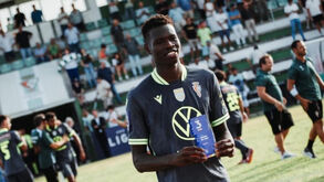 Isnaba Graça é goleador mas começou à baliza: «Diziam que os guarda-redes não iam para a Europa»