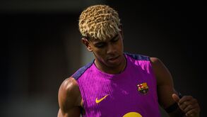 Lamine Yamal durante um treino no Barcelona