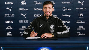Rúben Dias renova contrato com o Manchester City: «É onde quero estar»