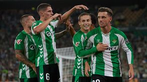 Betis vence Alavés e lidera Liga espanhola à condição