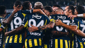 Jogadores do Fenerbahçe a festejar