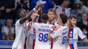 Jogadores do Lyon a festejar 