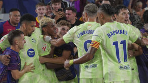 Jogadores do Barcelona a festejar