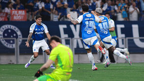 Jogadores do Cruzeiro festejam frente ao Internacional