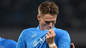 Scott McTominay chama Rasmus Hojlund para Nápoles