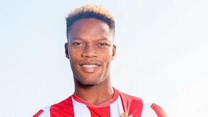 Oficial: Leixões reforça meio-campo com internacional pelo Benim