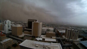 Timelapse mostra tempestade de areia a cobrir a cidade norte-americana de Phoenix 