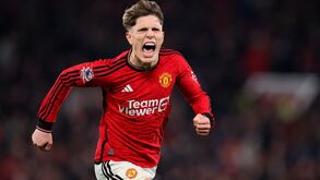 Garnacho aponta para o céu… azul: Argentino mais perto do Chelsea