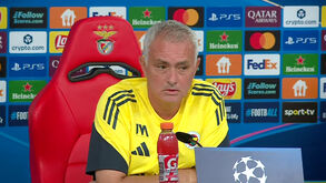 Mourinho e as declarações de 'vice' do Fenerbahçe: «Não sei quem é...»