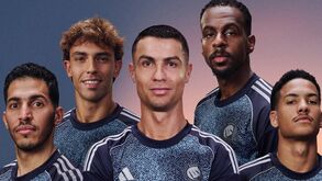 Com Ronaldo e João Félix: Al Nassr apresenta equipamento alternativo 