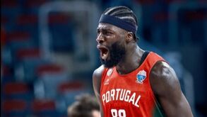 Neemias Queta confiante após vitória no EuroBasket: 'Adversários pensam em nós'