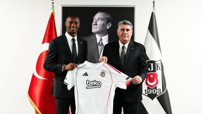 Tiago Djaló oficializado como reforço do Besiktas