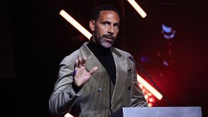 Ferdinand e o Grimsby-Man. United: «Ir para a cama e desligar as notificações do WhatsApp»