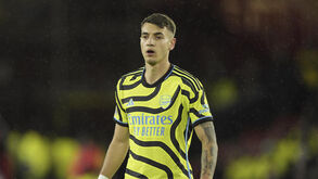 Kiwior aguarda aval do Arsenal