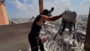 O caos e o momento do segundo ataque a hospital em Gaza onde morreram 22 pessoas