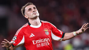 Aktürkoglu perto do Fenerbahçe; jogador pode regressar à Turquia