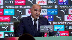 Camisola de Diogo Jota que passa para Rúben Neves e Mora nos sub-21 