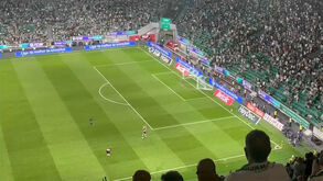 Em tom de despedida: Harder saiu para aquecer e Alvalade levantou-se para aplaudi-lo