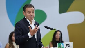 Luís Montenegro anuncia mais 1,3 mil milhões de euros para habitação acessível e maior uso do património do Estado