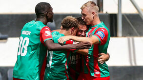 Jogadores do Marítimo a festejar 