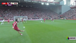 Foi assim que o árbitro do Liverpool-Arsenal viu o golaço de livre de Szoboszlai