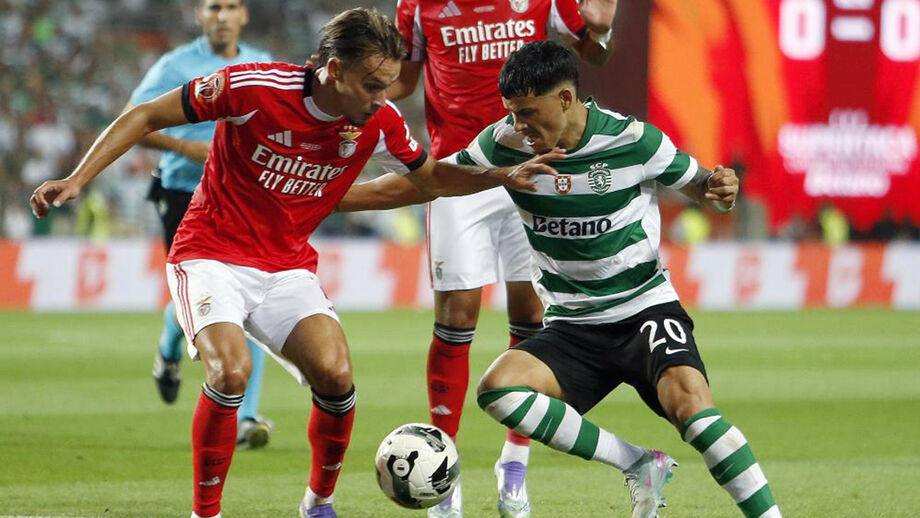 Maxi Araújo queixoso durante o jogo de futebol