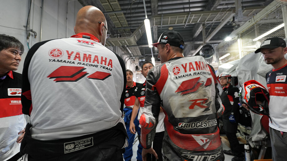 Yamaha Racing Team reunida após incidente em Suzuka