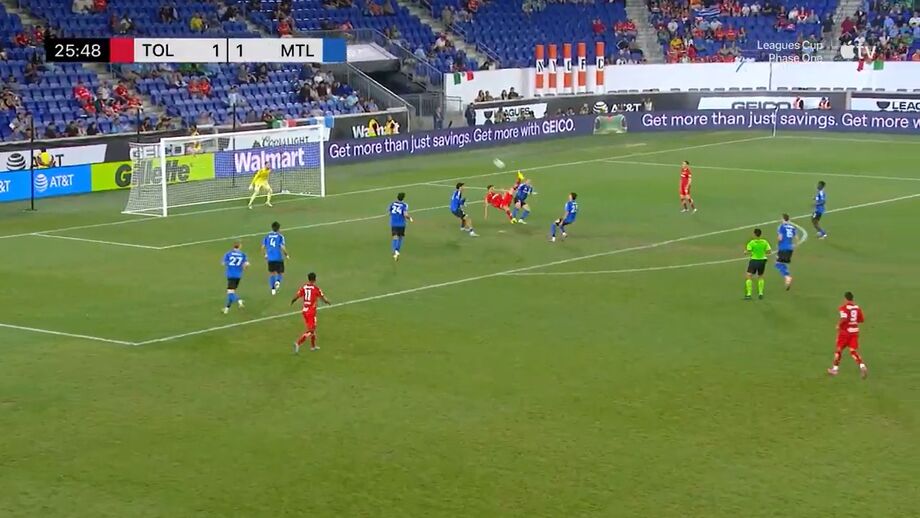 Só lhe faltava mesmo um Puskás Paulinho marca de pontapé de bicicleta e deixa mexicanos de queixo caído