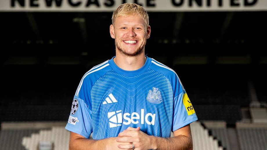 Aaron Ramsdale é reforço do Newcastle por empréstimo