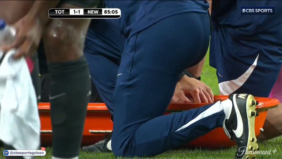 Médio inglês, de 28 anos, saiu de maca lavado em lágrimas