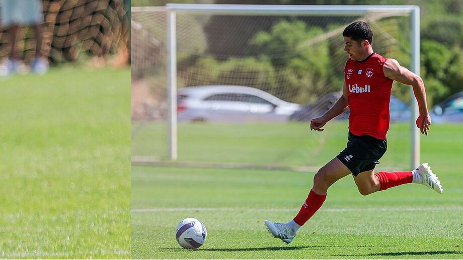 Miguel Pires tenta convencer Vasco Matos no Santa Clara