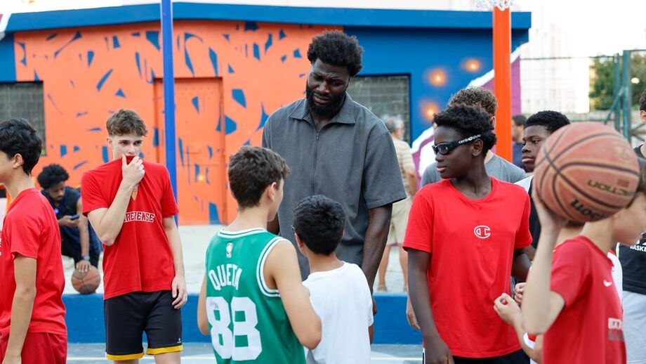 Neemias Queta no Barreiro, após homenagem e antes do EuroBasket'25