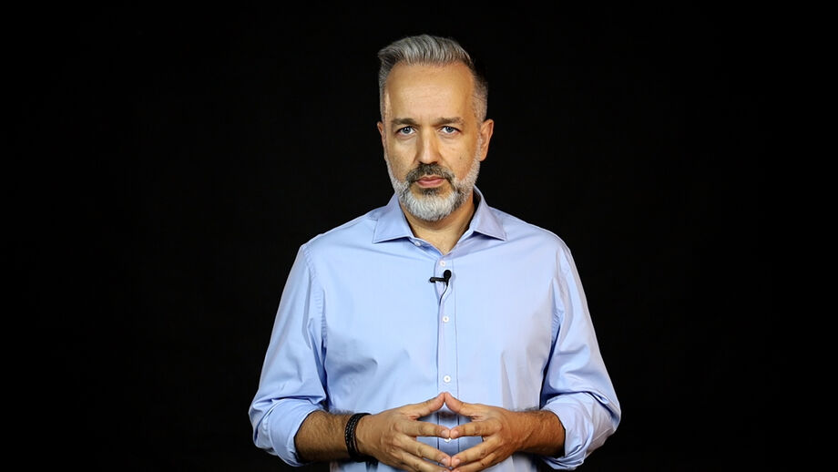 Filipe Alexandre Dias, editor executivo de Record, destaca os números da carreira da lenda do FC Porto