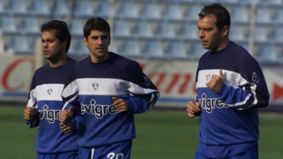 Paulinho Santos com Jorge Costa e Secretário, em treino