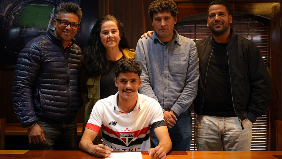 Felipe Oliveira renova contrato com o São Paulo até 2028