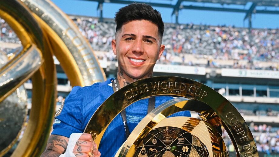 Enzo Fernández conta com o interesse do PSG, que já fez ao Chelsea uma oferta milionária