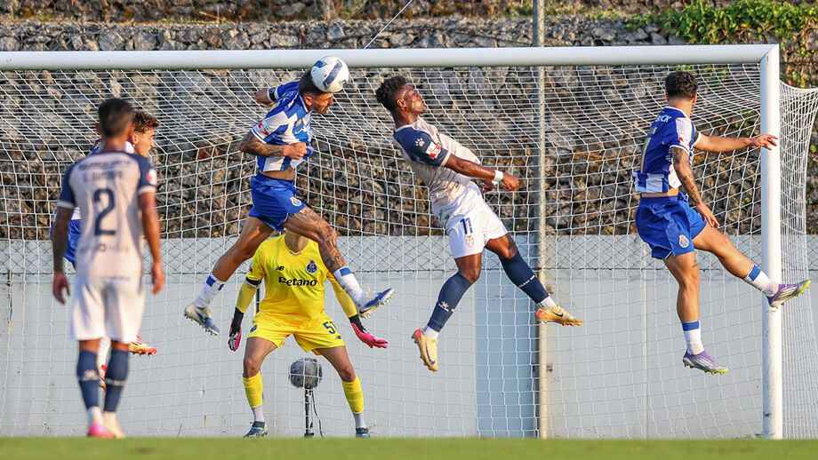 FC Porto B e Feirense empatam 0-0 num jogo com poucas oportunidades no Estádio Luís Filipe Menezes