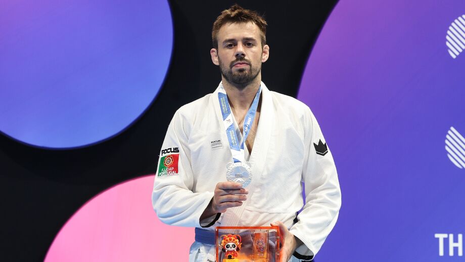 Pedro Ramalho conquista prata no ju-jitsu nos Jogos Mundiais em Chengdu
