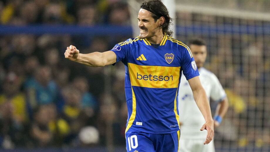 Edinson Cavani festeja com a camisola do Boca 