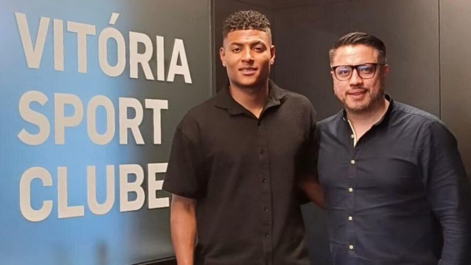 Darwin Cortés nas instalações do Vitória SC